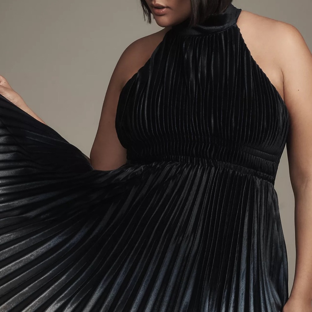 NWT Anthropologie Pleated Velvet Midi Dress Navy Size 1X - Picture 3 of 6